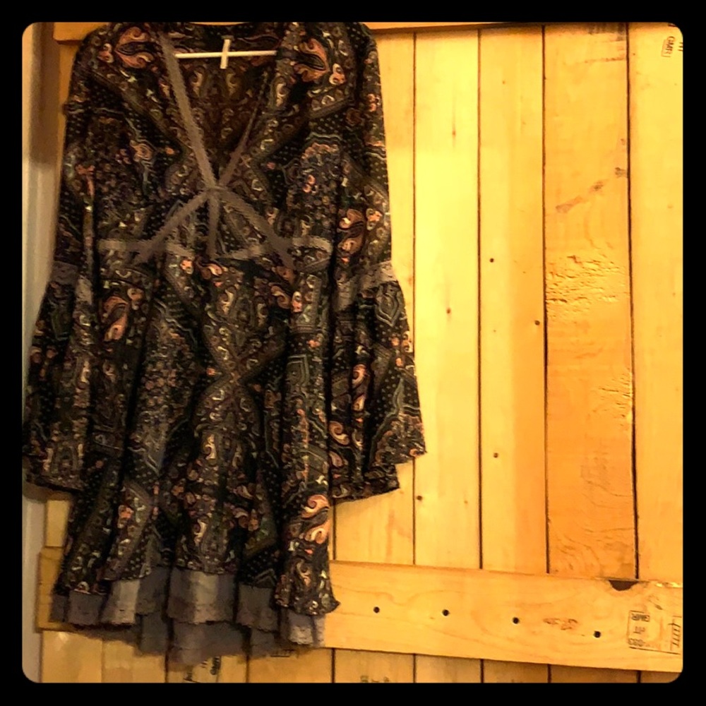 Flowing, Deep V patterned shirt